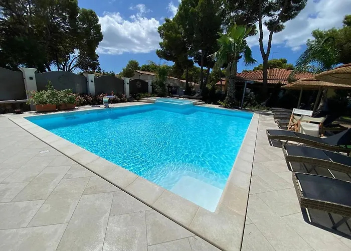 Aquamarina Pintadera Rossa & 4* Porto Pino
